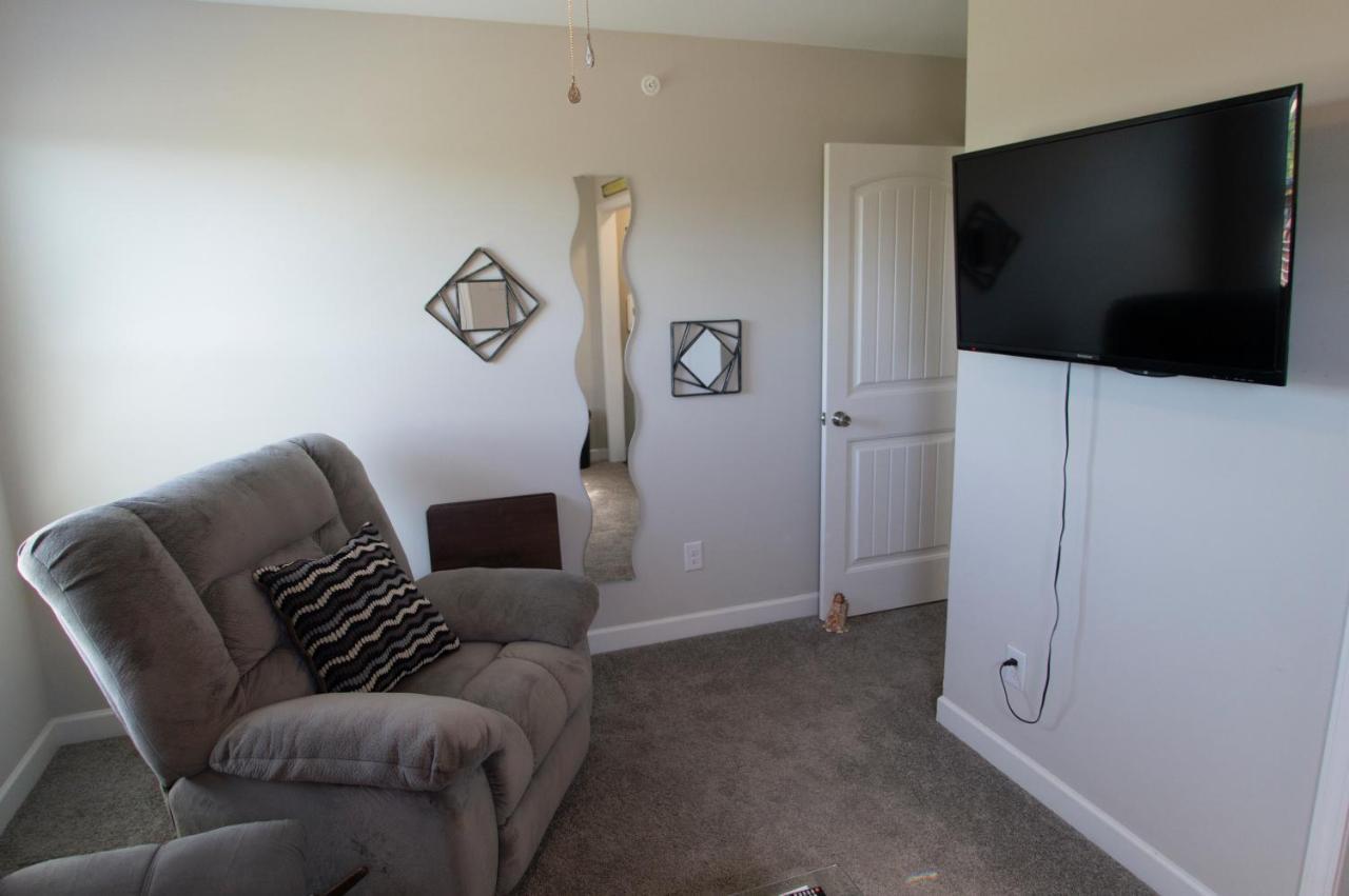 Great Little Guest Suite With Private Entry & Deck! Pet Friendly & 30 Mins To Nashville! Ashland City 외부 사진